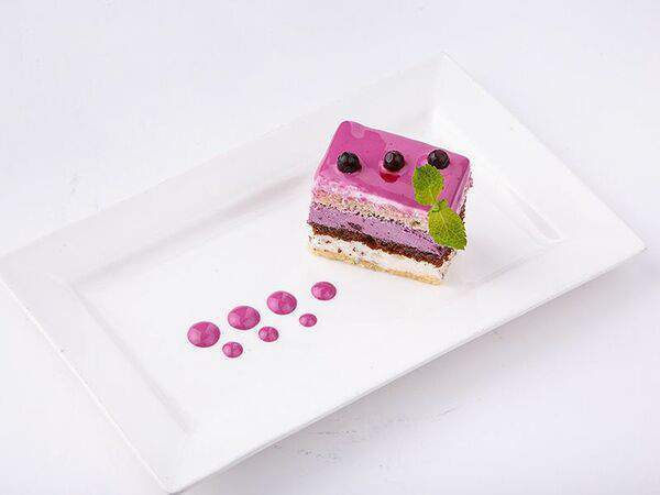 Максимилианс - Бисквитное пирожное с черничным кремом