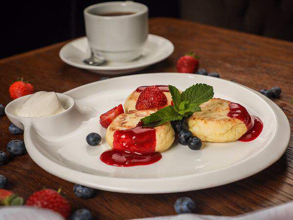 Philosophia Life - Сырники с протертыми ягодами