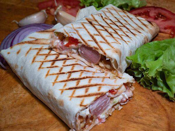 Kebab Shop - Сосиски в лаваше