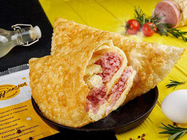 Чебурекми - С ветчиной и омлетом