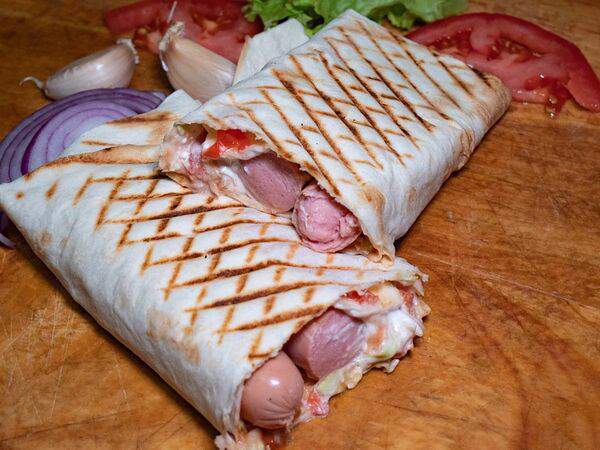 Kebab Shop - Сосиска в лаваше двойная