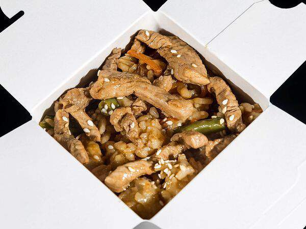 Сувлаки - Тяхан со свининой в остро-сладком соусе