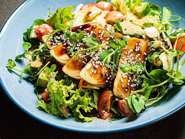 Ewoki - Салат с японским омлетом Тамаго