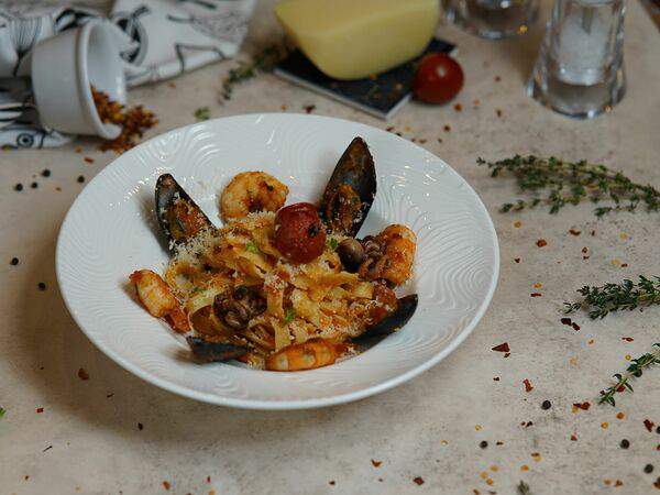 Золотая империя - Феттуччине с морепродуктами