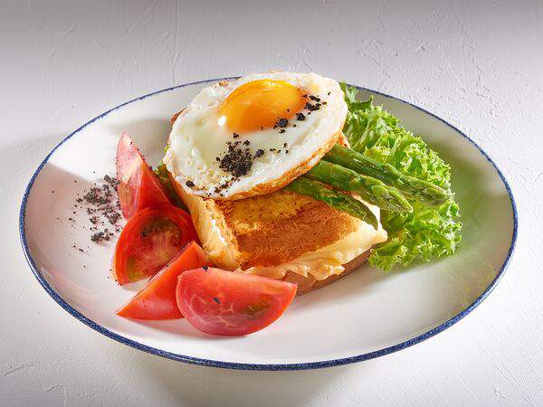 Sapore Italiano - Тост кон уово э аспараджи