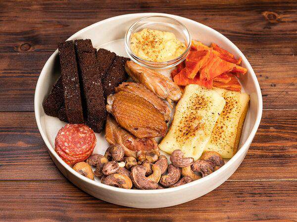 Трактир Колесо - Сет закусок под пенное