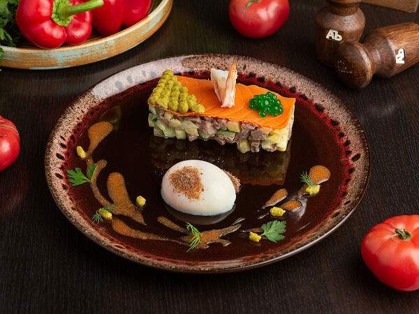 Абсолютъ - Салат Оливье с томленой говяжьей лопаткой