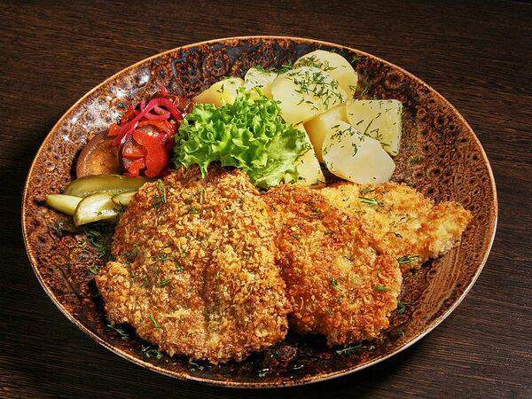 Старые традиции - Мясное трио с картофелем и овощами