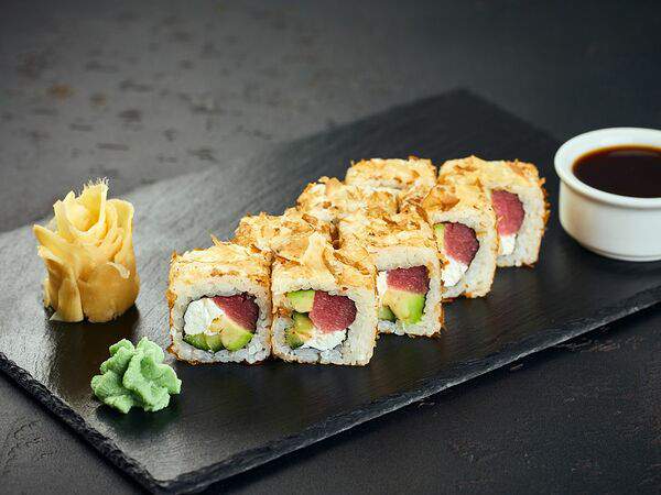 Маэстро суши - Ролл Бонито с тунцом