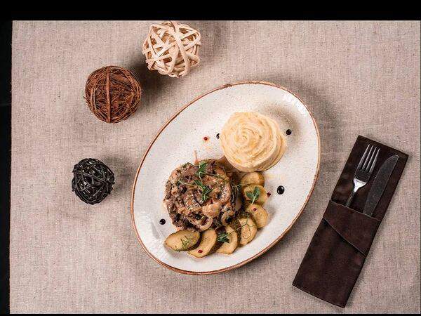 Adriano Leonardo - Бефстроганов с картофельным пюре