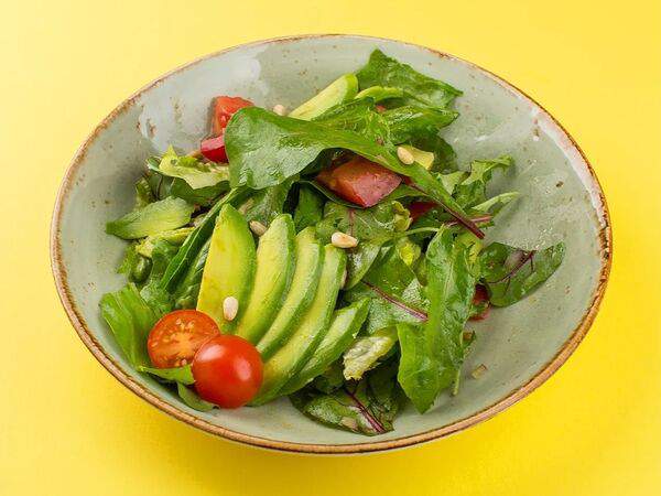 Tulum - Салат с авокадо и зеленым соусом