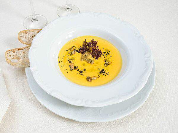 Сенкевич - Тыквенный крем-суп с песто из белых грибов