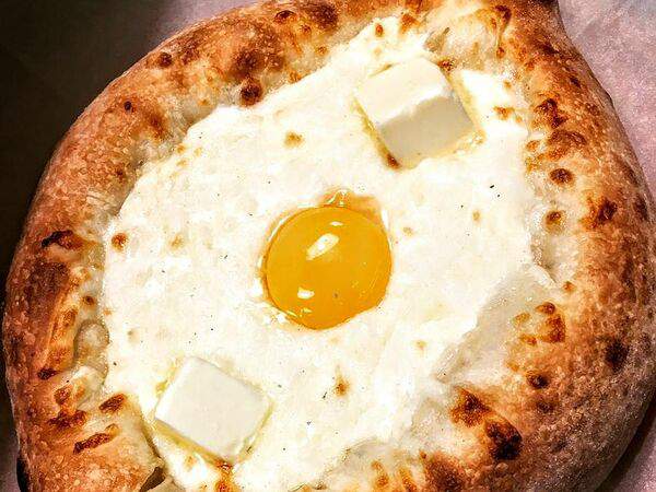 The Room Family Cafe - Хачапури по-аджарски