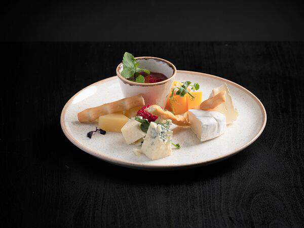 Amaris - Сырная тарелка