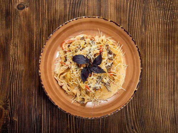 Пхали & хинкали маяк - Феттуччине с говядиной