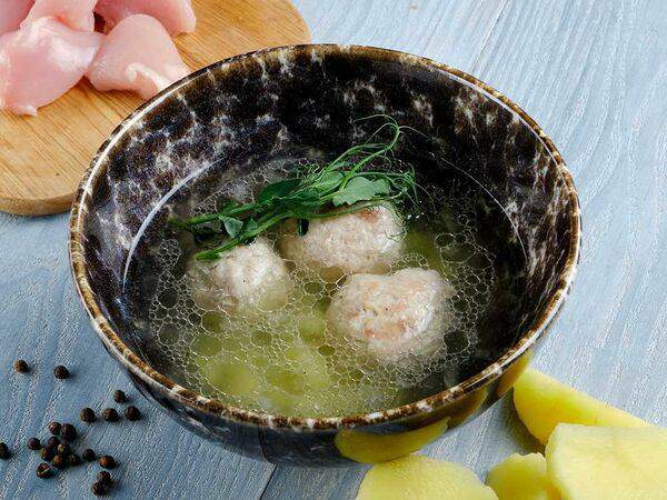 Мархаба - Легкий суп с куриными фрикадельками и овощами