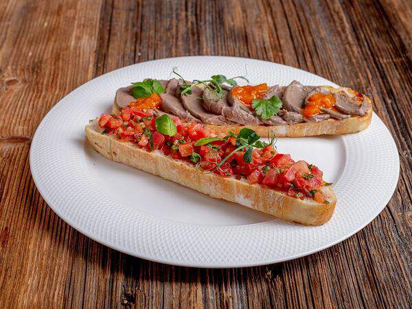 Parmesan - Кростини с паштетом из цыпленка