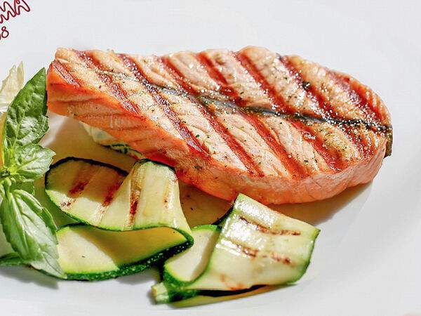 Mama Roma - Стейк лосося на гриле