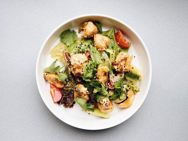 Гнездо - Салат с баклажанами темпура