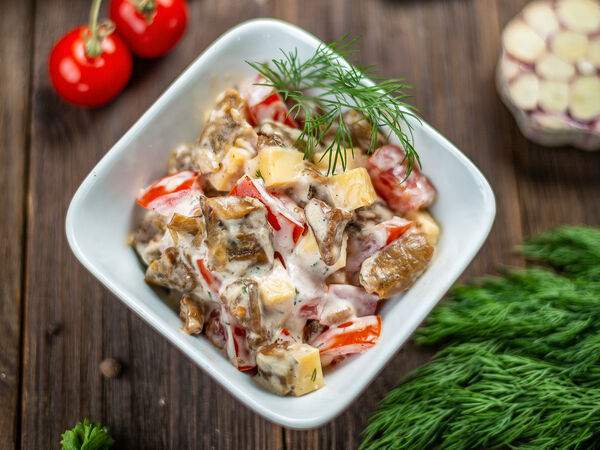 Хинкали & Хачапури - Салат Кавказский