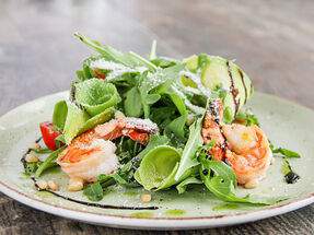 Pomidoroff - Салат Руккола с креветками и авокадо