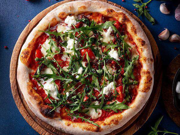 Pasta Uno - Пицца страчателла и томаты