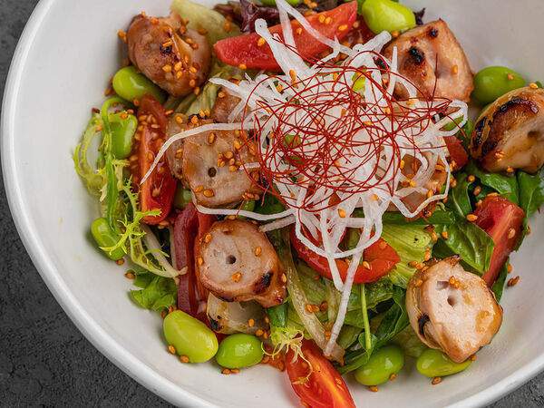 Umi asian kitchen & bar - Салат с цыпленком терияки