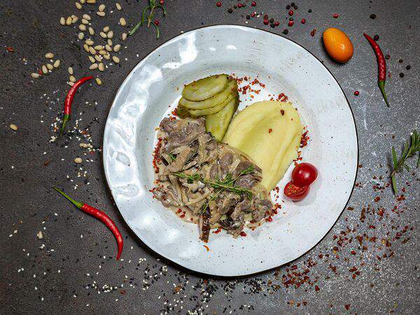 Hookah Place NN - Бефстроганов с пюре