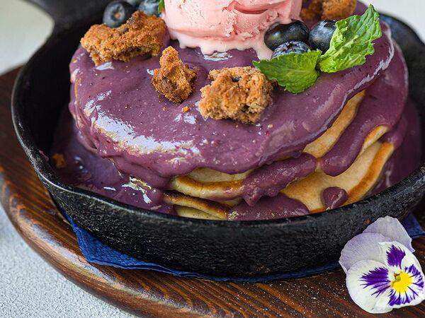 Кофейня 8512 - Панкейк с крошкой печенья и черничным муссом