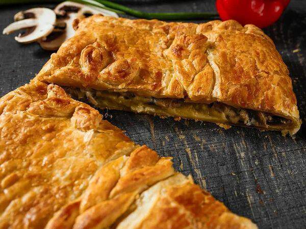 Мама испекла - Пирог со сливочной индейкой и грибами