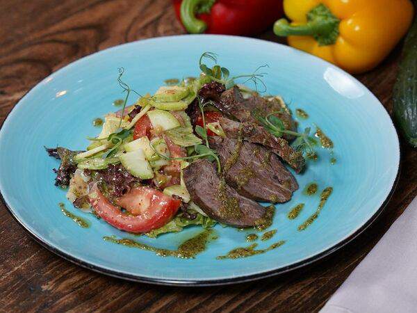 La Famiglia - Салат с запечённой телятиной