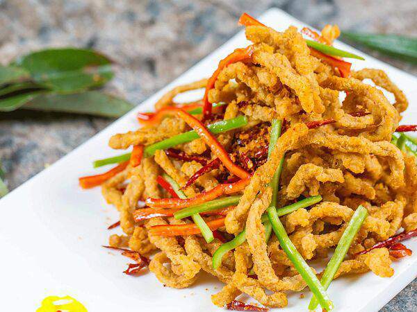 Лунзян - 137/2 Куриное филе, жаренное соломкой с красным перцем