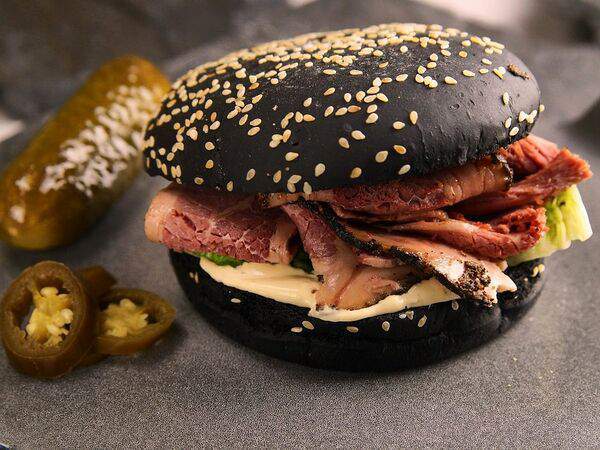 Lava Grill - Бургер с пастрами