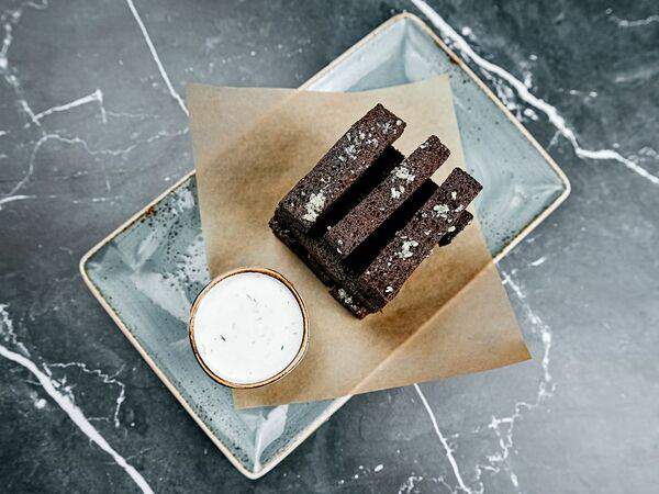 Прожарка - Бородинские гренки с чесноком и соусом ранч