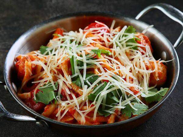 Двор Помидор - Паста с фрикадельками в томатном соусе