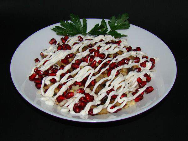 Мяссорти - Салат Гранатовый браслет с курицей