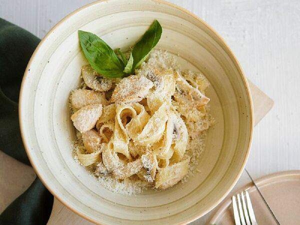 Пан Кот - Феттуччине с курицей и грибами