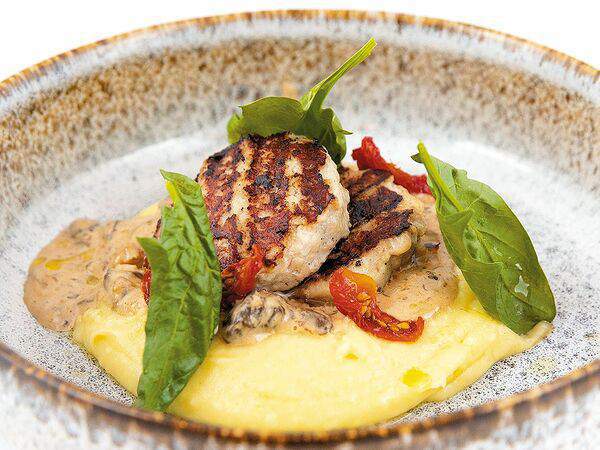 Маммас - Куриные котлеты с картофельным пюре