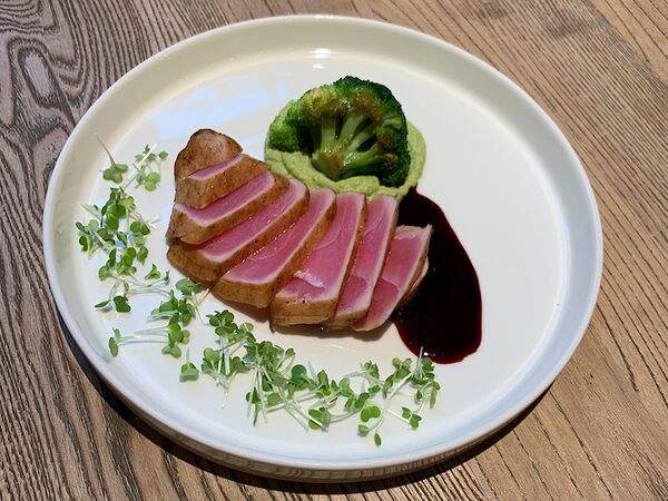 Lyric - Тунец с пюре из брокколи