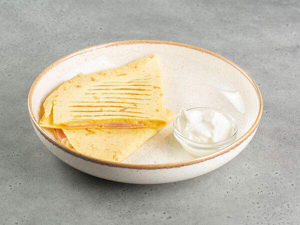 Garden coffee - Кесадилья с ветчиной и сыром