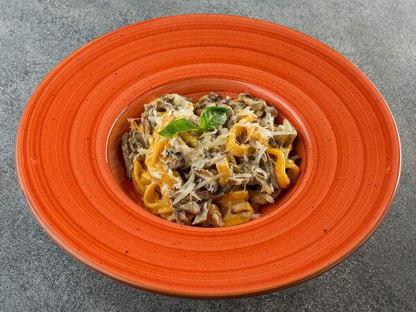 Tulum - Паста с томленым мясом и сливочно-трюфельным соусом