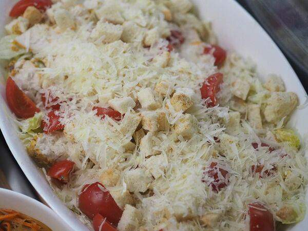 Гастромаркет The Eda - Салат Цезарь