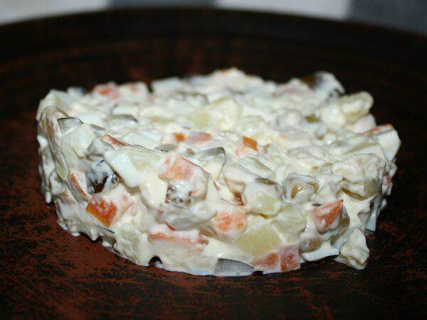 У Янки - Салат Оливье