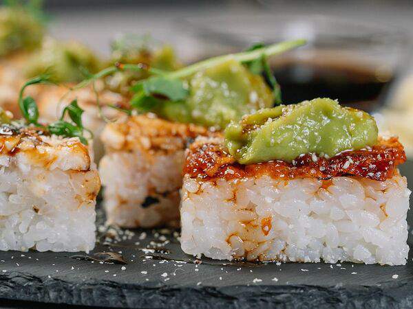 Океаника - Ролл Баттера с угрем