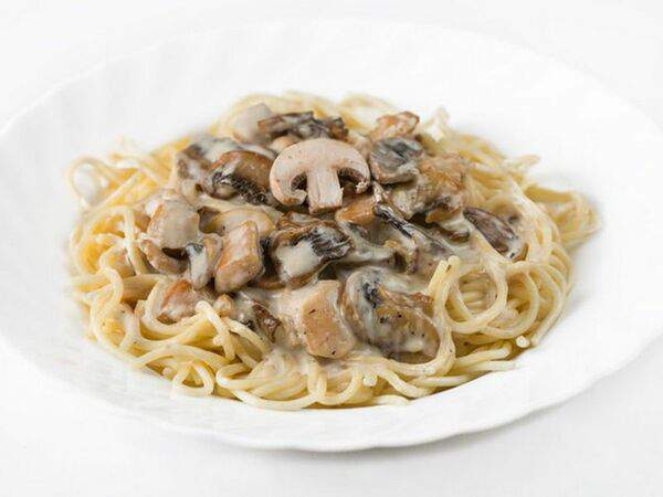 Донна пицца - Спагетти с курицей и с грибами