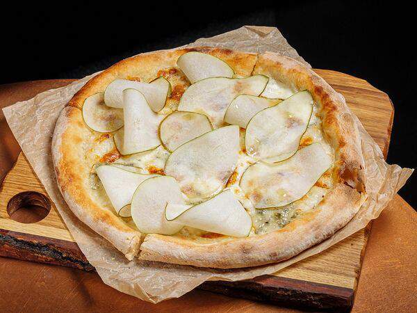 Мона - Пицца с грушей и горгонзолой