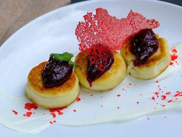 Нельзя - Сырники с фирменным малиново-лаймовым мармеладом