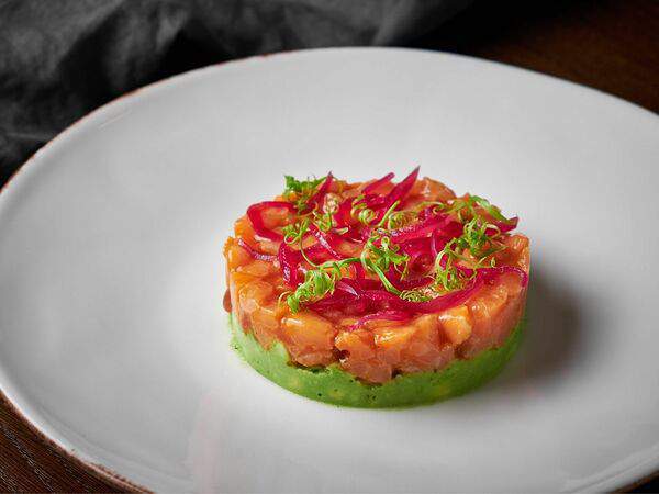 ПЕРСОНЫ - Крудо из лосося и авокадо