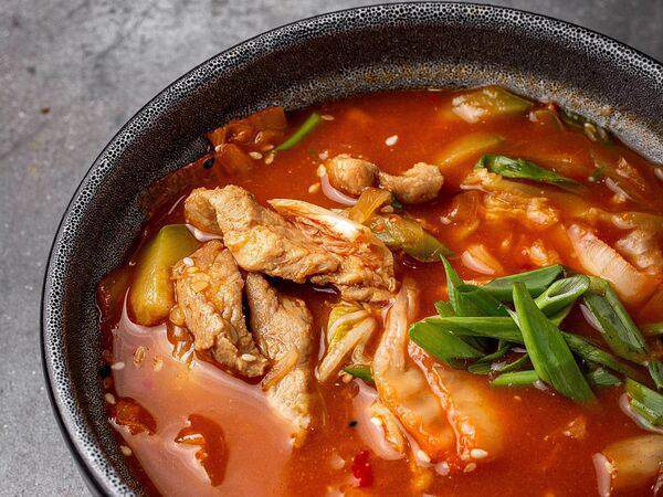 Фиши - Суп кимчи со свининой