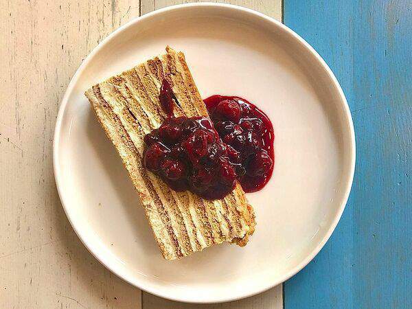 Eat Meet - Медовик с домашним вареньем